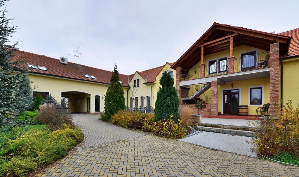 Penzion Siesta Valtice Exterior photo