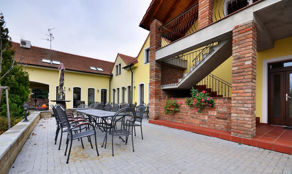 Penzion Siesta Valtice Exterior photo